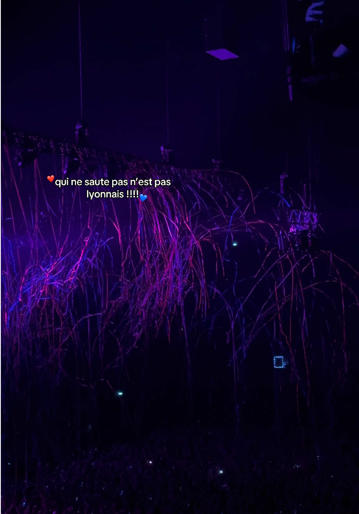 @Hélé idd la !!  #concert #lyonldlcarena #republication #fyp #helena 