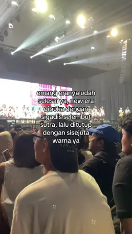 terma kasih telah menjadi kapten terbaik dengn versi kalian masing masing, cici sempurna dengan caranya sendiri dan cici gingsul dengan caranya sendiri  ci shani, ci gre trima kasih udah jadi rumah nyaman bagi sebagian orang putus asa ya ci setelah ini jkt akan meneruskan langkahnya dengan era yang baru suasana baru dengn generasi yang baru, yang semoga mereka bisa ngebawa jeketi jauh lebih banyak dikenal orang lagi  you are the best capt dengan era kalian masing masing. ci gre selamat buat graduation ceremonynya nanti aku tunggu dilast show kamu, hampir 3 tahun mengagumi kamu dalam sunyi berharap bisa berbincang dengan 10 detik terakhir pun aku ngga bisa maaf ya ci, izinin aku buat mengagumi adik adik cici yang lain ya ci  tenang saja cici tetap no 1 disisa hidup manusia ini ci  loved you ci capt. @shaniagracia @Shani Indira  #fyp #foryoupage #graciajkt48 #shaniindiranatio #jkt48newera 