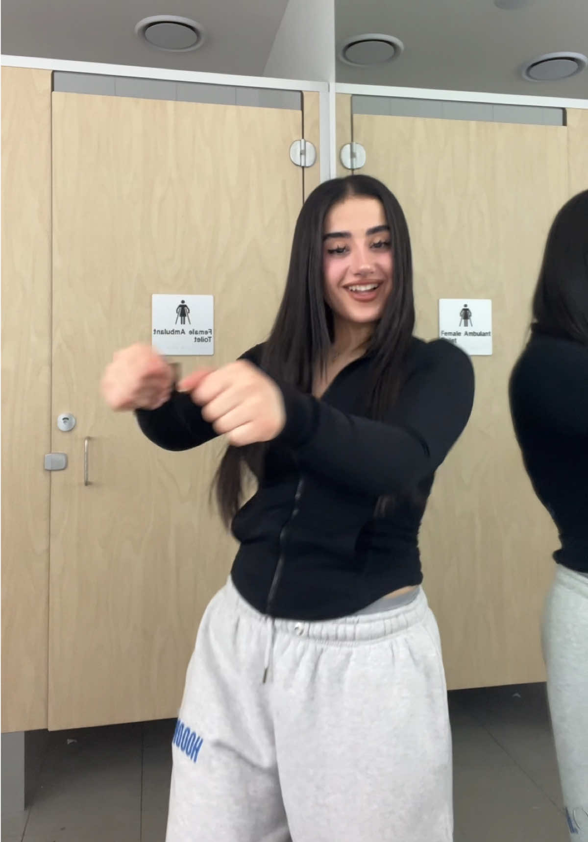 SONGI SONGI ✨.                                          #songi                                                             #dance #fyp #forfun 