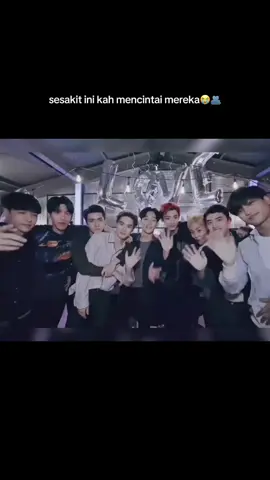sudah tau akhirnya, tp gatau bakal sesakit ini😭🫂 senene liat abang Lay ikut, tp sakit gaada CBX😭💔 #exo #exol #cbx #exoot9 #weareone @EXO @@XIUMIN_official @@BAEKHYUN_official @Lay Zhang 张艺兴 @@CHEN_official 