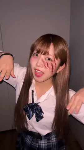 学校でハロウィンメイク第二弾~ #09 #おすすめ #happyHalloween #傷メイク  @愛菜 @うらら 