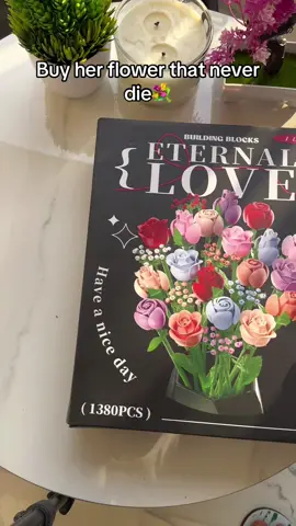 So your spark with her can last forever #flowers #legoflowers #adventcalendar #christmas 