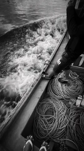 không có tuổi trẻ nào là sống dúng ngay từ dầu cả phải di qua những sai lầm mất...#xhhhhhhhhhhhhhhhhhhhhhhh 