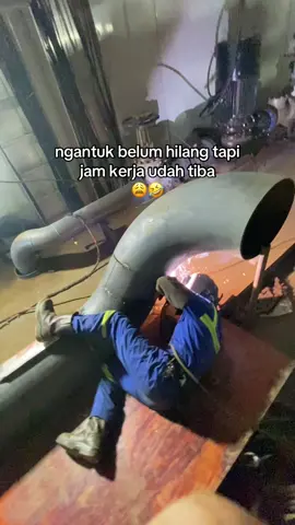 gaya apanih ketua🤣#welderindonesia🇮🇩 #weldernation #pipe #pipelinewelder #weldergtawsmaw 