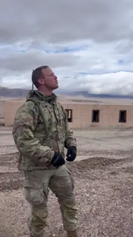 When soldiers get funny 😂 #funnymoment#funnytime#usa#LOL#soldier