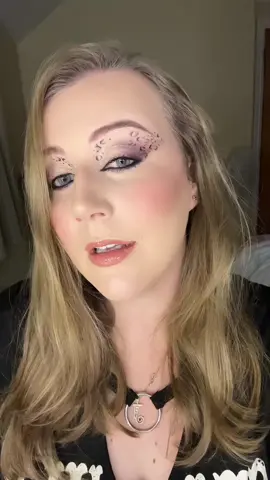 Esssex lass, of course I will do make up with leopard print! #makeup #makeuptransformation #makeuptransition #makeuplover 