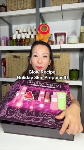 Glow all season long with the Glow Recipe Holiday Skin Prep Vault! This full-size Korean skincare bundle features all your faves - from Watermelon Glow Dew Drops to Plum Plump moisturizer - packed in a dreamy 