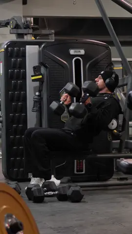 Life won’t wait for you to be okay.Get up ,carry your burden and keep going.that’s how strength is built .”📈 #fitnessmotivation #bydeeera #workhard #foryoupage #tiktok 