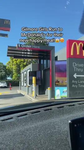 Gilmore Girls Run to McDonald’s right now for this..😳#GilmoreGirls #AdventCalendar #CozyGift #StarsHollow #GilmoreTok 