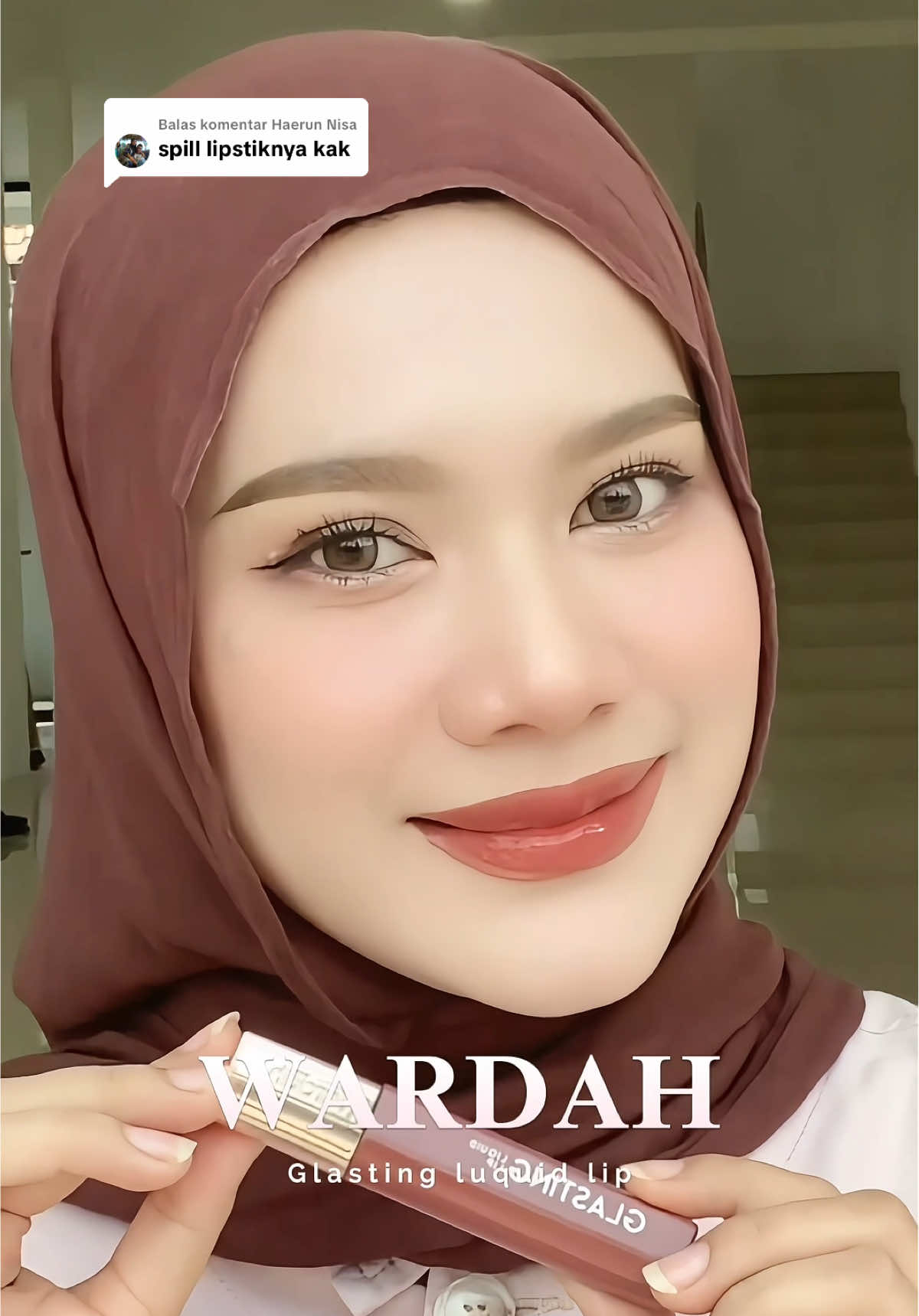 Membalas @Haerun Nisa Glow up starts from the lips 💄 Wardah Glasting Liquid Lip kasih efek glossy yang classy — siap pancarkan percaya diri kamu di setiap momen! ✨ #WardahGlasting #GlossWithConfidence #wardah #WardahPaydaySale #wardahglastinglip 