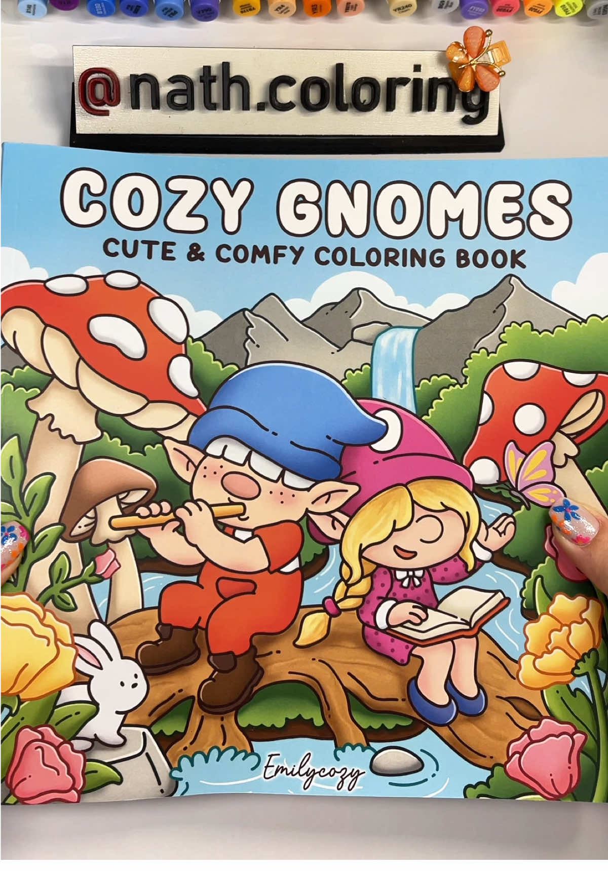 Cozy Gnomes @emilycozycoloring 🥹🧡 #natal #fyp #viral #coloringbook #merrychristmas 