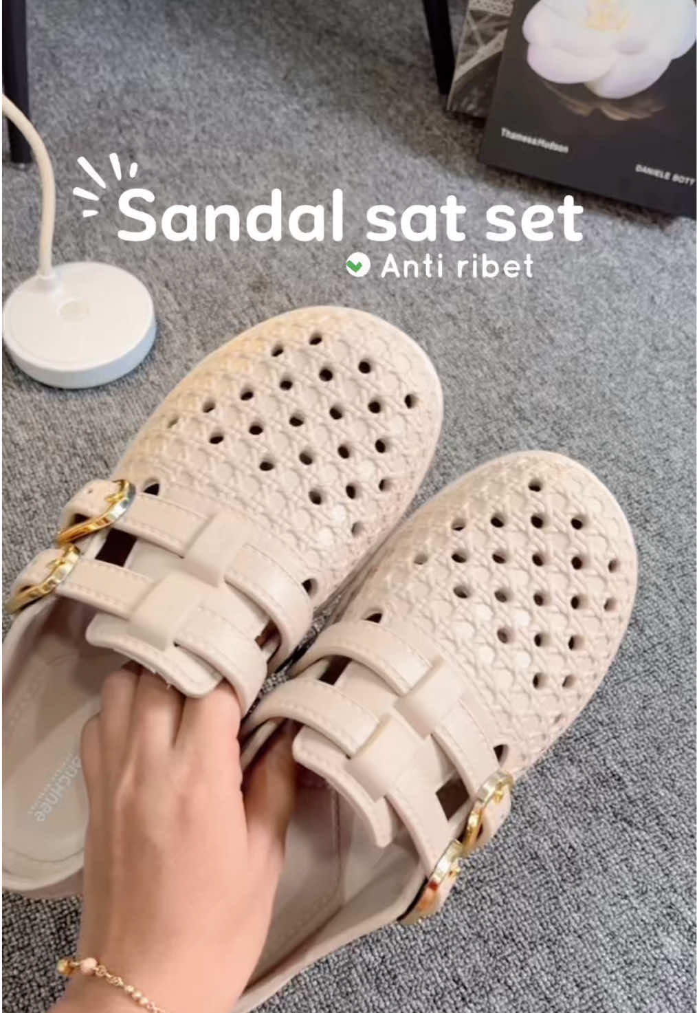 Sandal flet jelly super lentur & empuk #sandalwanita #sandalmurah #sandalslipon 