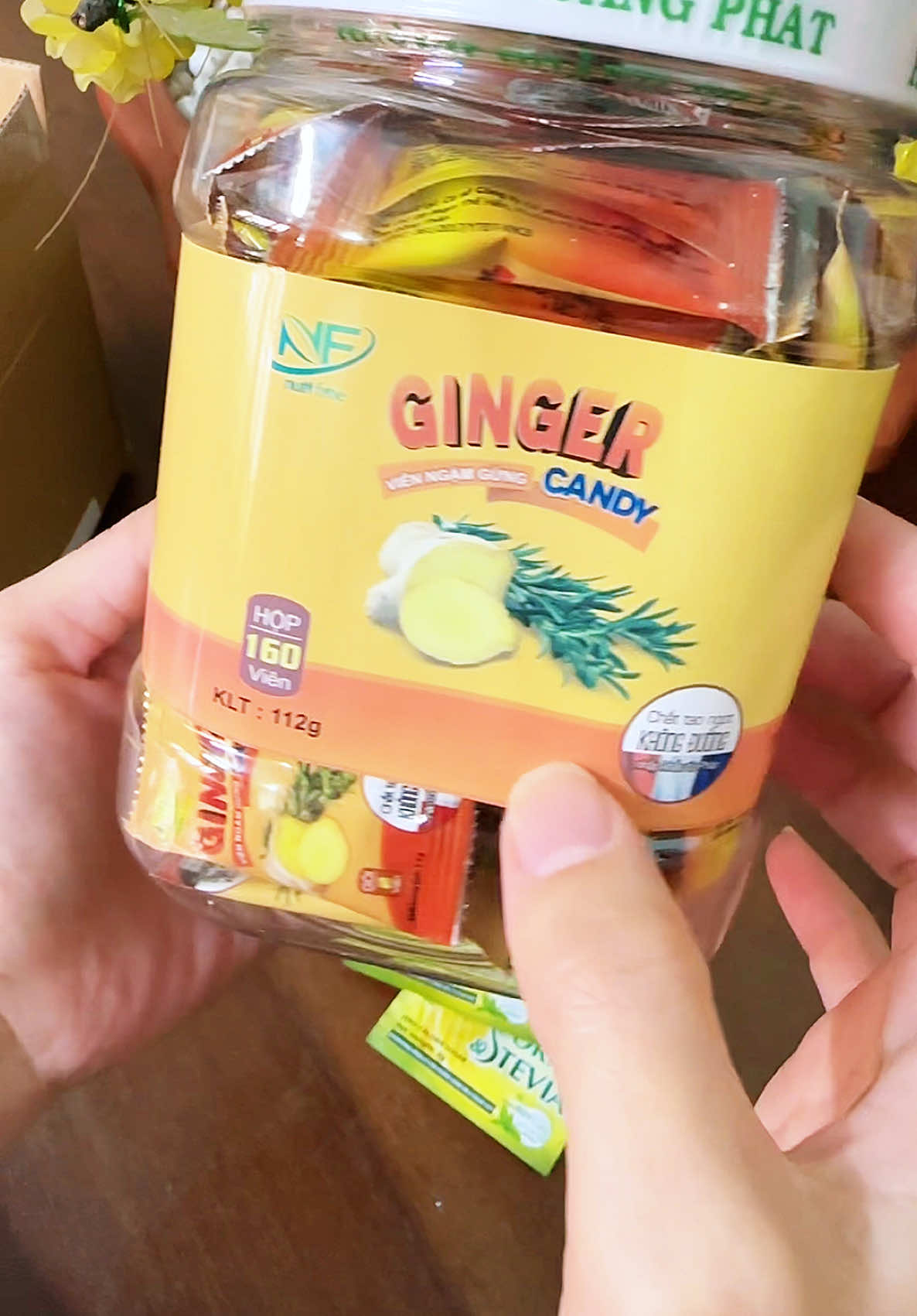 Viên kẹo ngậm gừng tươi vừa giúp giữ ấm cơ thể, vừa giảm say xe, hỗ trợ tiêu hoá #shoptykem #vienngamgung #keongamgung #keogung #vienngamgungtuoi #keogungcandy #keo #viral #xuhuongtiktok #xuhuong #viemngamgung 