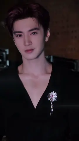 哥哥好帅。🥰 #เฉินเจ๋อหย่วน #陈哲远chenzheyuan 