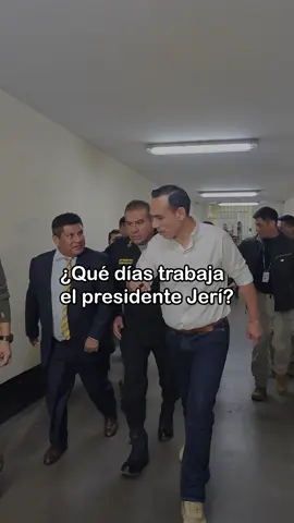 ¡De lunes a domingo de mañana, tarde, noche y de madrugada! El Gobierno, liderado por el presidente José Jerí Oré, trabaja arduamente para ganarle la guerra la criminalidad. #DeLaDefensivaALaOfensiva