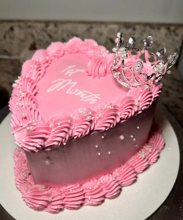 #babygirl #1stmonth #buttercreamcake #cakecakecake #baltimore   