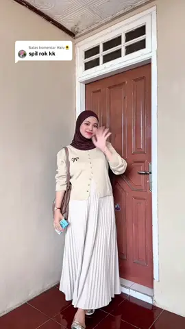 Membalas @Halu🌻 ini ya kaaa yg ku pake rok nyaa 🫶🏼 #outfitcheck #outfitbumil #outfitideas #outfitrok #hijabstyle 