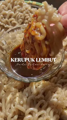 Kerupuk Lembut asli ikan sarden 🤤🤤🤤 silahkan di order ig : kerupuklembut.plg #fyp #fypシ゚viral #palembang #palembangtiktok #palembangpride 