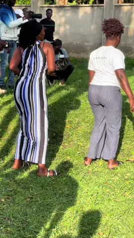 Kwa @The Vybe District 🇰🇪🇰🇪  Huko back left ndio mambo iko😂😂😂 @🇰🇪DIRECTOR PAPAH KENYA📸  @MC BUSH  #fyp #kaleevibes🥳❤️ #kalenjintiktok #eldorettiktokers #vibes 