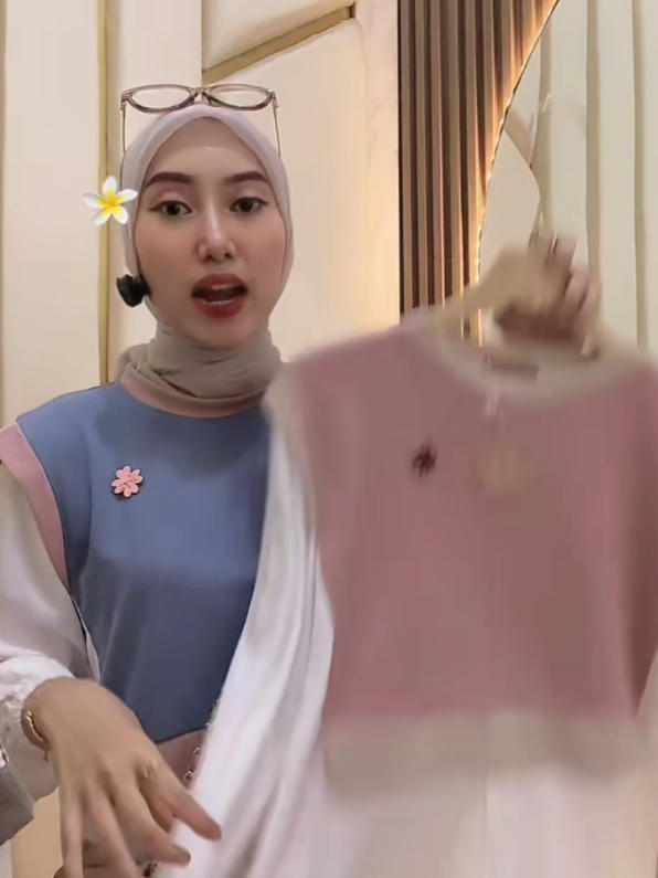 Nolita Blouse by Zeapa.Chic | Bahan Knit dan Twill Premium#shopmastercampaign #ramadhanekstraseru #wibgajian #produklokal 