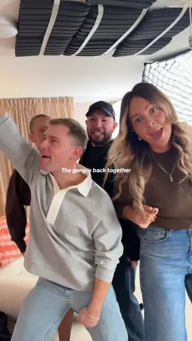 Guess who is filming in the studio today 🤪 #canibecandid #perriesian #wakeinthemorning @Perrie Sian @Ricci Mandal @Harry @Renée 