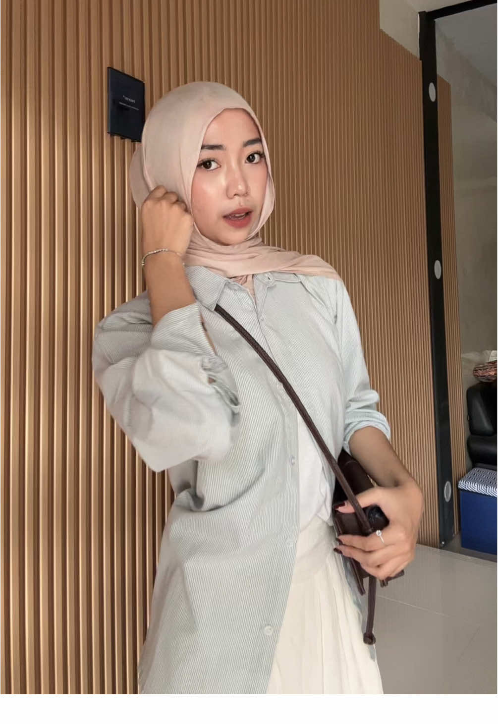 fit check sama kemeja baru aku yang lucu ini dari  @LAGI'IN FASHION 💌 