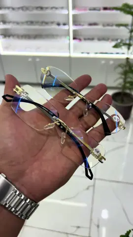 👓نظارات قراءة أنيقة وعملية تبدأ من 1600 دج فقط. • وضوح أكثر ... بسعر أقل! استفد من العرض 4 منتوحات بسعر منتج واحد ✅ خيط+نضارات +علبة +بوتشامو 2 نضارات ب3000 دج الجودة مضمونة... والراحة مبهرة. ٥• لا تدع ضعف النظر يوقفك! مكن اختيار مقاسك حسب عمرك ابتداء من سن 40 سنة ٧ ٣ اطلب الآن ووفر!