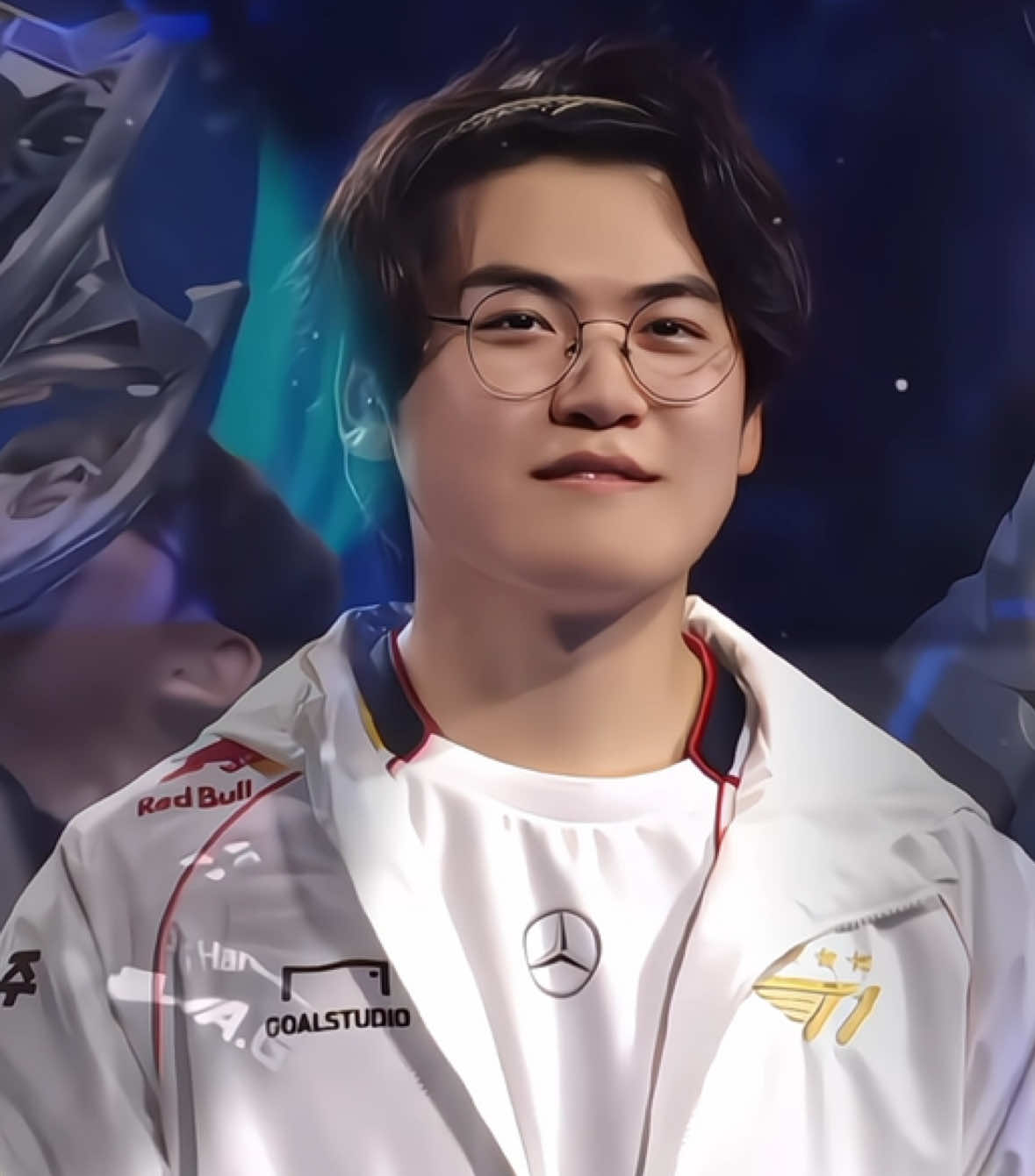 mặc dù không debut ở một sân khấu ngập tràn khán giả như cậu ấy từng mong đợi, nhưng ngày này năm trước nước pháp đã mang đến cho cậu ấy những rực rỡ mà đáng lẽ cậu phải có từ lâu 🥺🥺 #gumayusi 