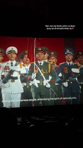 Trend này mấy ai đu được hehehe #concertquocgia #toquoctrongtim #vietnam #concertfilm #xuhuong 