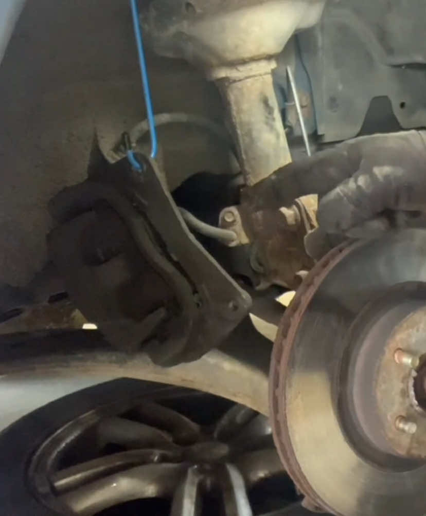 Don’t Let Your Brake Calipers Hang!!! #mechanic #tools #brakes #auto #autorepair 