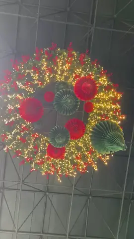 Cliente satisfecho muchas gracias por dejarnos llevar la magia de la navidad a su negocio #fachadas #navidadesdelujo #maracaibo #decoracionesdelujo #lucesdeexterior 