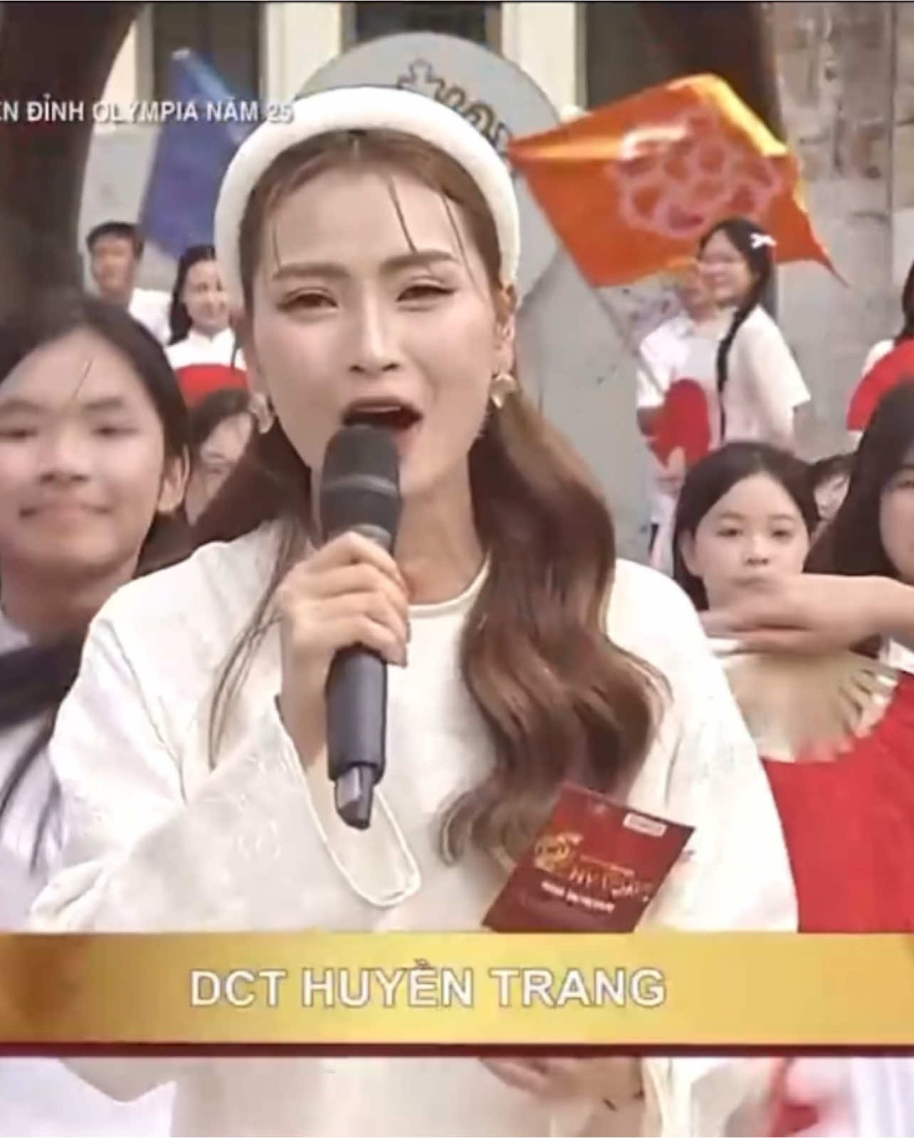 Không khí tại Hoàng thành Thăng Long với “Chung kết Đường lên đỉnh Olympia năm thứ 25” ngày hôm qua cùng MC Mù Tạt và Trường THPT Chuyên Hà Nội- Amsterdam, quán quân Trần Bùi Bảo Khánh 🎉🎉🎉#mùtạthuyềntrang #huyentrangmutat #mcmutat #duonglendinholympia #hanoi #quanquanduonglendinholympia2025 #hanoi #mc #2025 #CapCut 