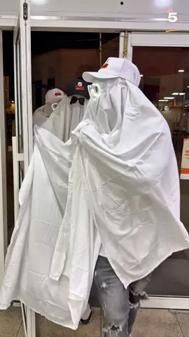 Very spooky 👻  #burgerking #burgerkingsuriname #halloweencostume #halloween2025  @Vernell Esajas @Diego @Ivi597 