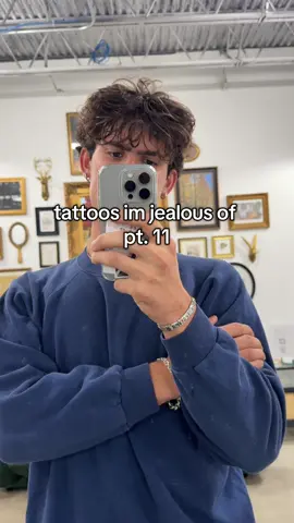 somethings going on 😮‍💨 #tattoo #tattooartist #tattooideas 