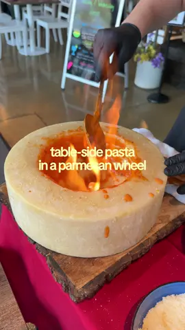 When I saw this place served pasta out of a parmesan wheel I had to go! Tutti Da Gio is a Sicilian restaurant in Hendersonville, Tennessee- but they also have a location in Hermitage. They only offer this special on Tuesday and Wednesday nights and it’s only at the Hendersonville location. Also- I’m not sure which pasta they have each week- they may have different ones and change it up! Make sure to check their Instagram or call the restaurant for any updates on the special before you drive there! 🍝 📍393 E Main St #6a, Hendersonville, TN 37075 #nashville #nashvilletn #nashvillefood @tuttidagio 