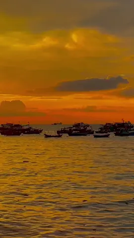 5:30 PM #sunset #chill #fyb #vitaminsea #tâmtrạng #foryou #moment #xuhuong #hainguyenvungtau 