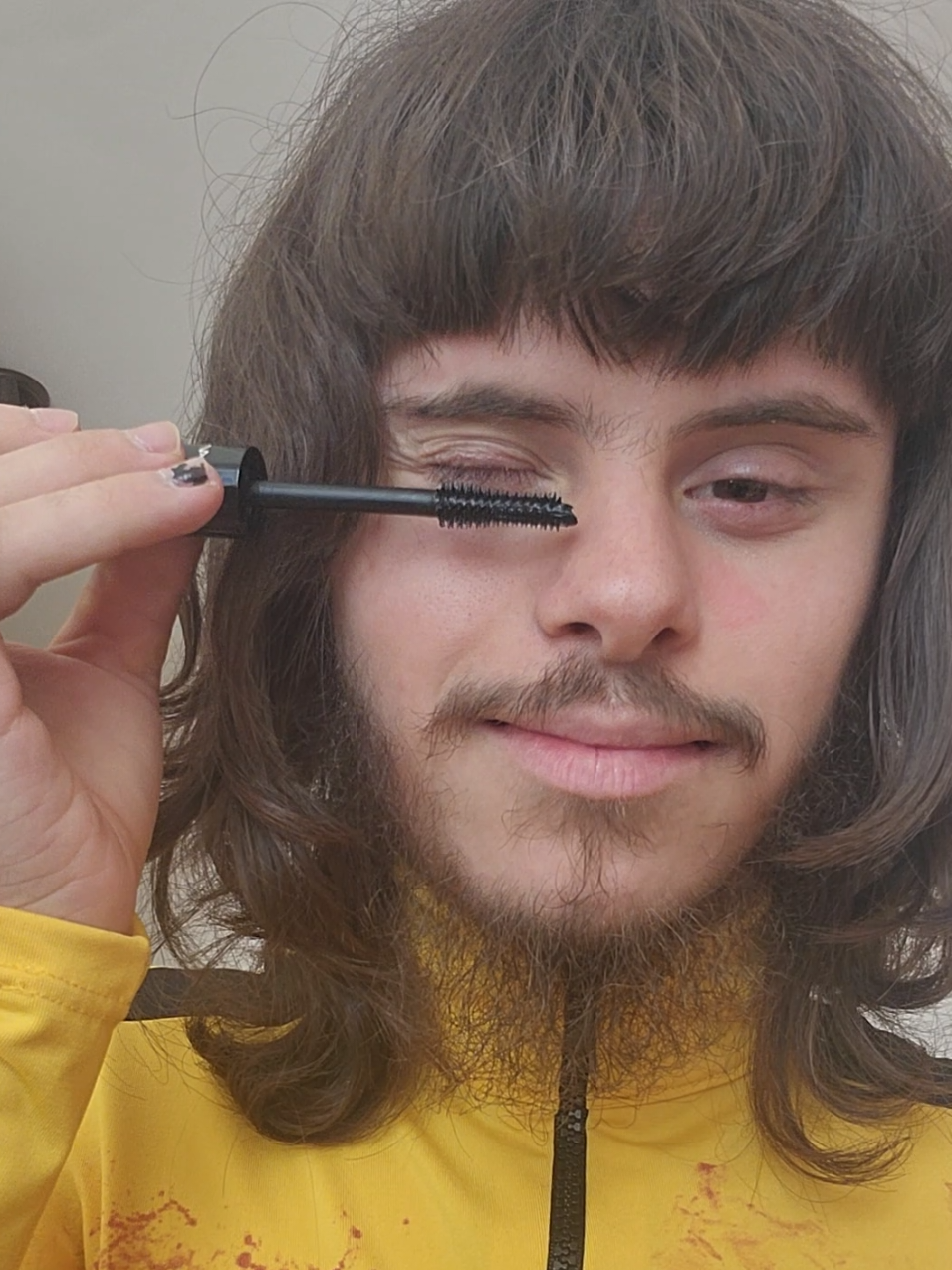 #elleoween2023 foi o Halloween da Revista Elle. o tema era: FESTA NO CÉU: SÓ VAI QUEM JA MORREU. Eu escolhi ir de Bruce Lee,   e minha mãe, Katia, foi de prima do Bruce, a Rita Lee 😉 minha fantasia foi inspirada em Kill Bill e 