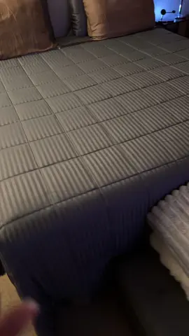 @Downluxe #weightedblanket #bedtime #kingsizebed #comfy #cozy 
