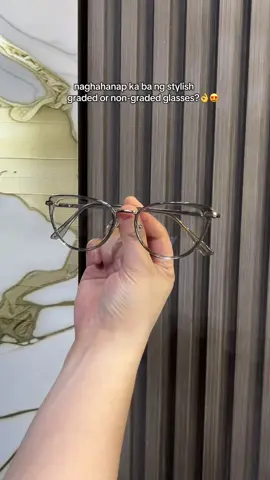 sobrang linaw ng glasses na ‘to swear! nakakainlove pa yung style and pagka cat eye nito!👌💕 #photochromic #antiradiation #eyeglasses #eyewear #fyp 
