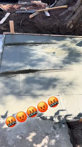 Wall-E nos arruinó el trabajo 🤦🏽‍♂️  #concrete #romosconcrete #socal  #funny 