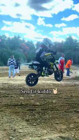 Blake is working hard trying to clear the jumps. Next year he’ll be right on the money 👌🏻 #motokids #motocross #moto #Motorsport #dirtbike 