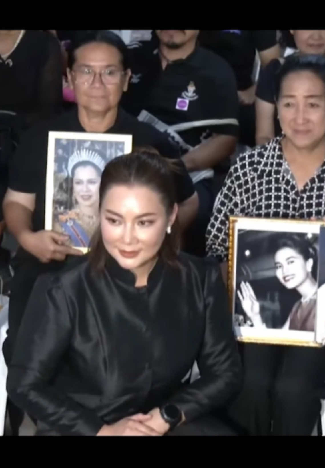 #ข้าพระพุทธเจ้าขอน้อมส่งเสด็จสู่สวรรคาลัย ด้วยสำนึกในพระมหากรุณาธิคุณ #บุ๋มปนัดดา 