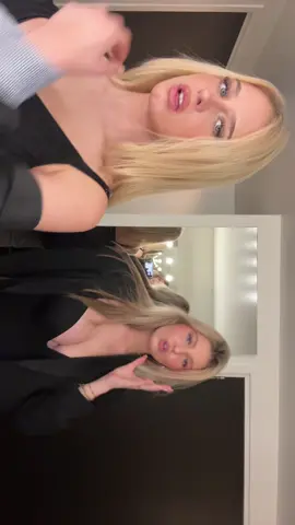 👱🏻‍♀️👱🏻‍♀️#doubletrouble #paladium #amsterdam @miekehaarsma. 