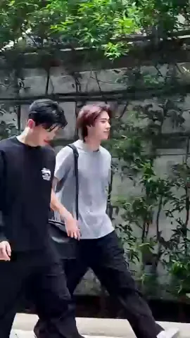 #လမ်းသွားမြန်တဲ့ရည်းစားလေးကိုရထားသောအခါ☺ #poundphuwin🥰 #fpy #