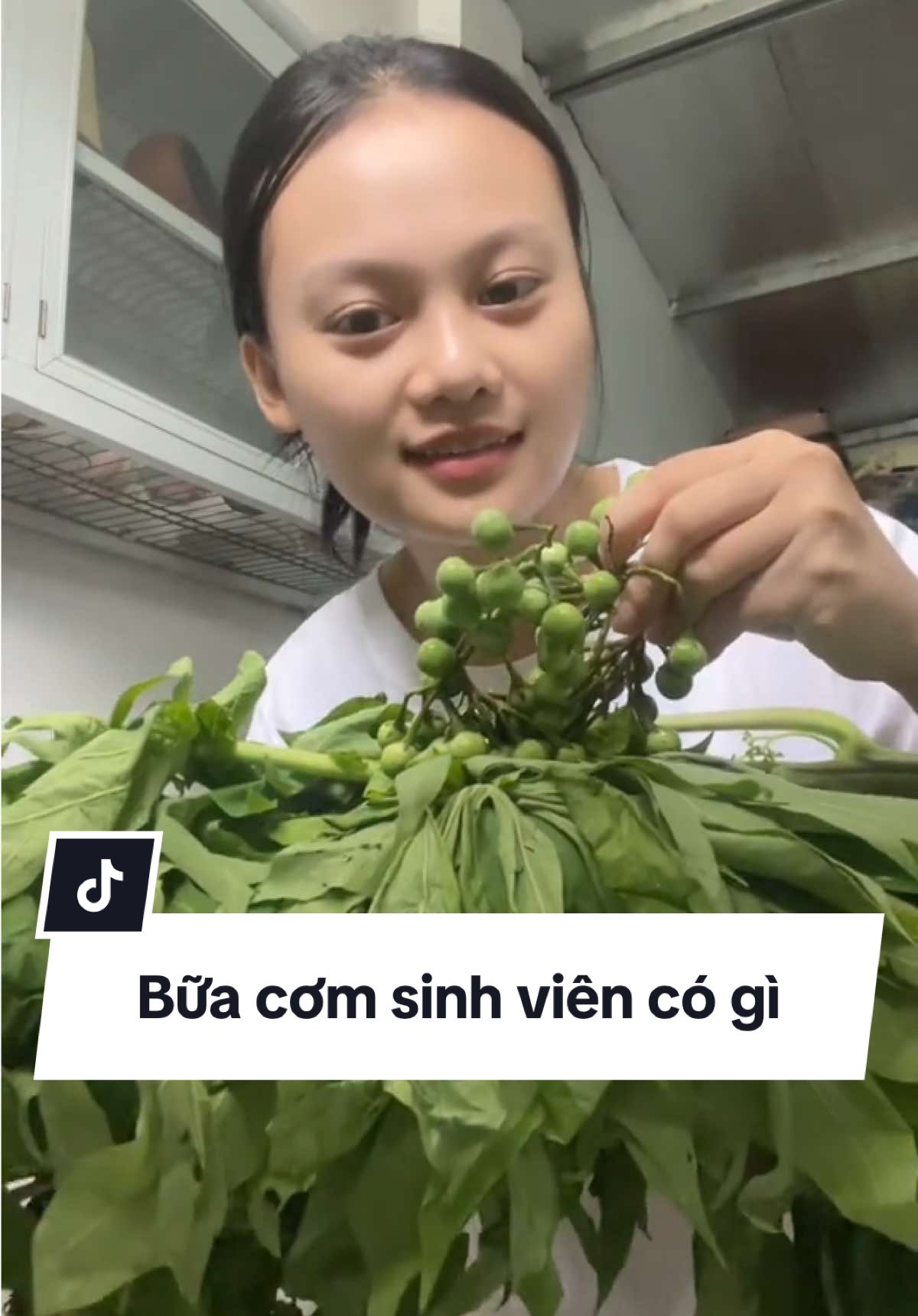 Rau thập cẩm #gaidaorangthua #cuocsongthuongngay #comnha #sinhvien 