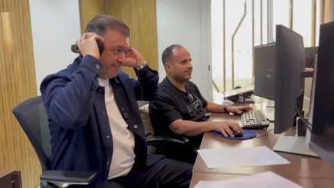 حتى تحدد البوصلة بعيدا عن السياسة  إرسل هذه ياصديقي لمن غاب عن ناظريك   محبتي جميل عزالدين 