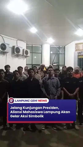 Bandar Lampung - Menjelang kunjungan Presiden Prabowo ke Lampung pada 29 Oktober. Aliansi mahasiswa Lampung akan menggelar aksi simbolik di Bundaran Hajimena, Selasa (28/10), bertepatan dengan peringatan Hari Sumpah Pemuda. Aksi ini akan difokuskan pada tuntutan evaluasi satu tahun pemerintahan Presiden Prabowo-Gibran, sekaligus mengundang presiden untuk berdialog terbuka bersama mahasiswa nantinya. Ketua BEM Unila, Amar Fauzan, mengatakan konsolidasi yang dibahas pada Senin sore ini (27/10) menjadi bagian dari tindak lanjut gerakan mahasiswa Lampung terhadap dinamika nasional yang dinilai perlu dikritisi. “Mahasiswa dan masyarakat Lampung merasa perlu bersikap terhadap berbagai ketimpangan kebijakan nasional. Aksi besok bukan bentuk perlawanan, melainkan evaluasi agar pemerintah lebih maksimal bekerja untuk rakyat,” jelasnya. Ammar menyebut, aksi tersebut juga menjadi bukti bahwa semangat kritis dan kepedulian sosial mahasiswa masih hidup. Menurutnya, mahasiswa Lampung akan tetap berdiri sebagai kekuatan moral yang memberi kritik konstruktif bagi pemerintah. “Masih ada menteri yang belum bekerja optimal. Kami berharap Presiden Prabowo mau mendengar suara mahasiswa Lampung yang bergerak berdasarkan data dan kepedulian terhadap rakyat,” tuturnya. Koordinator lapangan aksi, M. Daffa Alfitrah, mengatakan aksi nanti merupakan momentum penting untuk mencerdaskan masyarakat Lampung terkait evaluasi pemerintahan. “Menggelar aksi damai di Bundaran haji mena sebagai bentuk edukasi publik. Harapannya masyarakat semakin melek terhadap kebijakan pemerintah yang berdampak langsung pada rakyat,” ungkapnya. Dalam aksi tersebut, aliansi mahasiswa membawa sembilan poin tuntutan kepada Presiden Prabowo-Gibran. 1. Evaluasi total Makan Bergizi Gratis (MBG) agar maksimal pelaksanaannya. 2. Jadikan pendidikan dan kesehatan sebagai prioritas utama. 3. Sahkan RUU perampasan aset. 4. Bebaskan teman-teman kami para aktivis seluruh indonesia yang menjadi tahanan politik sampai saat ini. 5. Reformasi total instansi kepolisian Republik Indonesia agar pro terhadap rakyat dan mendesak Kapolri untuk mundur dari jabatan karena sudah banyak permasalahan terjadi 6. Pecat menteri-menteri problematik dan digantikan oleh orang-orang yang berkompeten dalam bidangnya. 7. Mendesak rezim Prabowo-Gibran agar merealisasikan janji-janji kampanye nya. 8. Mendesak menteri agar DPR melaksanakan reformasi agraria sejati menyeluruh di provinsi khususnya provinsi Lampung yaitu, konflik agraria anak tuha, ukur ulang Sugar Grub Company (SGC), kembalikan tanah masyarakat adat register 44. 9. Menantang Prabowo-Gibran untuk melaksanakan konsolidasi bersama mahasiswa Lampung. (Taufik)