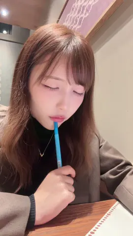 女の子前は甘いの食べたくなるし食欲増すし太るし気分下がるしイライラするしいい事ない #スタバ #休日
