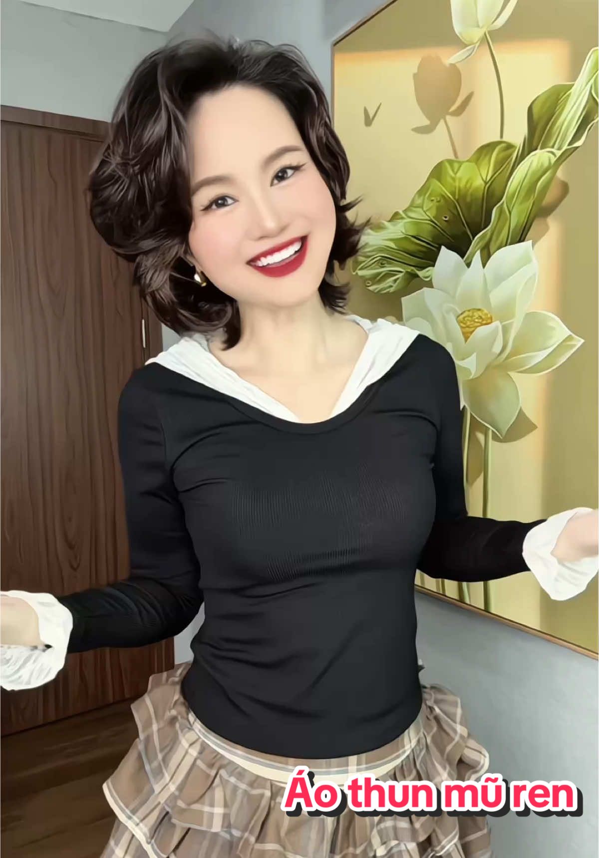 Áo thun mũ ren cho các nàng thích style lạ lạ phong cách nhé🤩