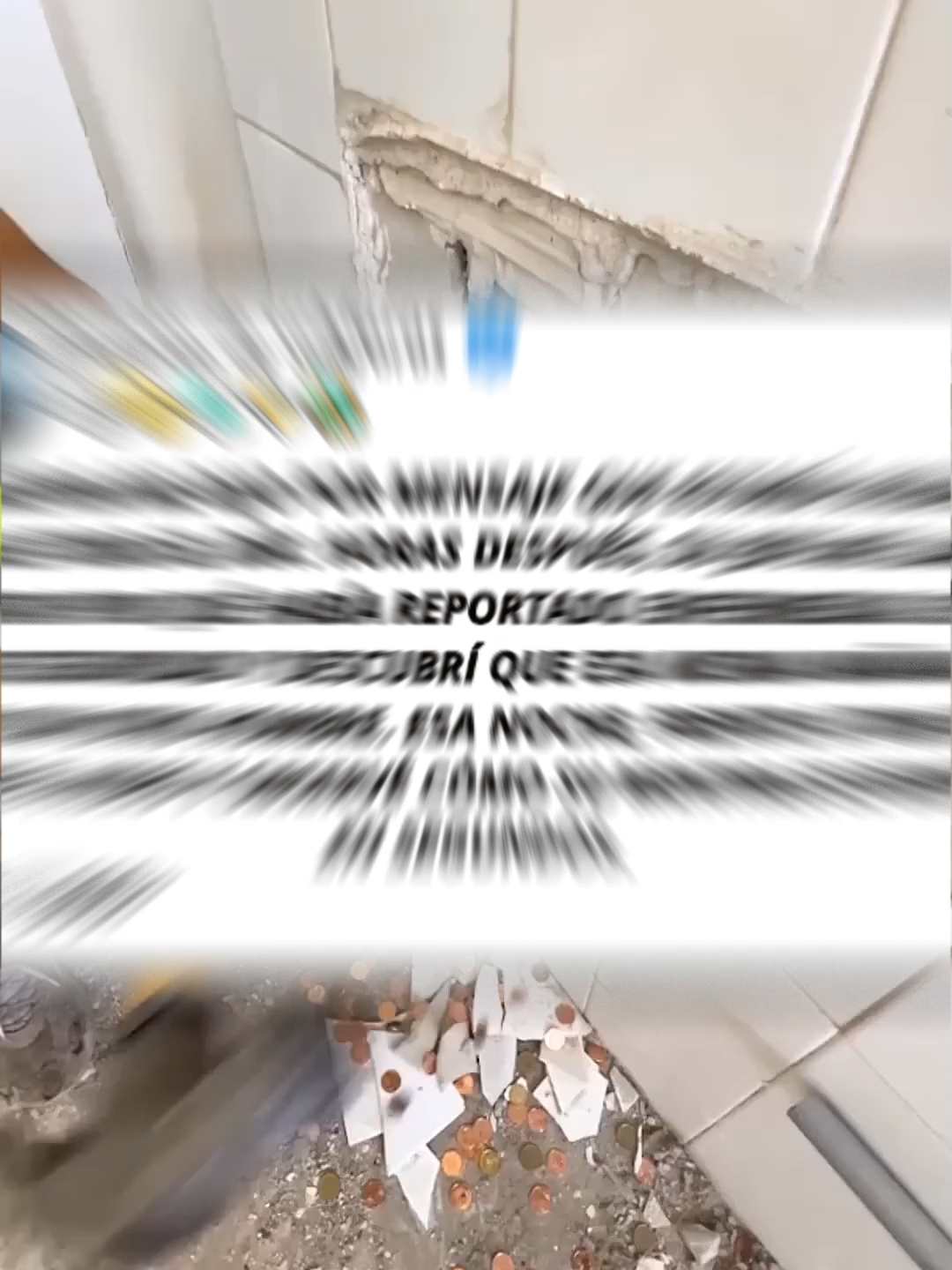 Historia completa en YouTube (YT: Relatos de Subforos) Mi prometida me dijo por mensaje que estaría ‘atrapada en reuniones todo el día’. Horas después, su jefe me llamó para preguntar por qué había reportado enfermedad. Revisé la cámara de seguridad y descubrí que esa misma mañana se había marchado con otro hombre. Esa noche, frente a toda su familia, reproduje el video y observé cómo su mentira se desmoronaba en segundos. #redditespañol #reddithistorias #reddit